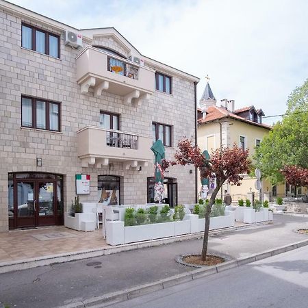 Apartmani Vila Kosa Требинє Екстер'єр фото