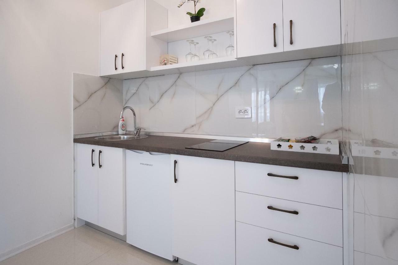 Apartmani Vila Kosa Требинє Екстер'єр фото